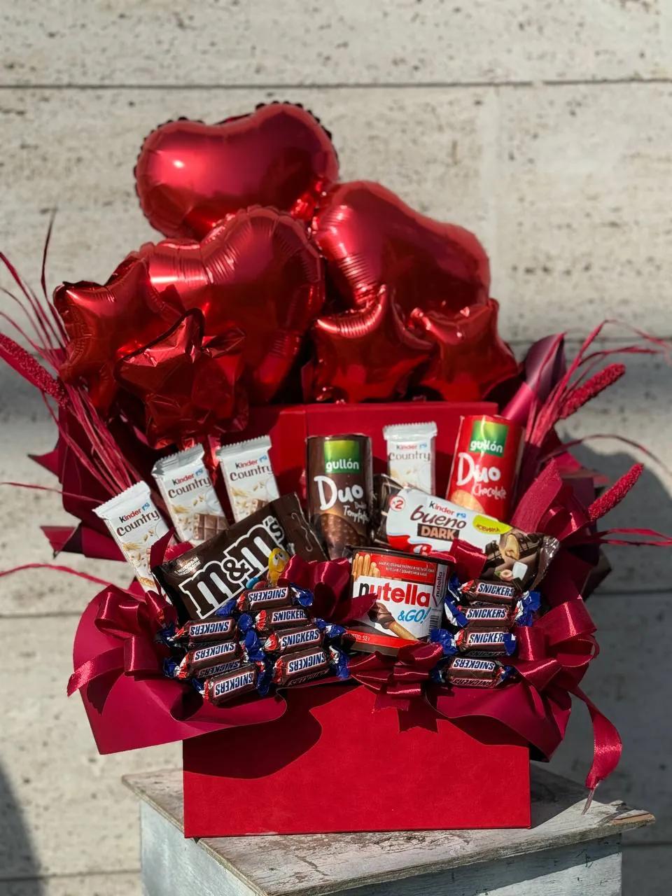 Red "sweet box" | ծաղիկներ, ծաղկեպսակներ, բույսեր Երևան