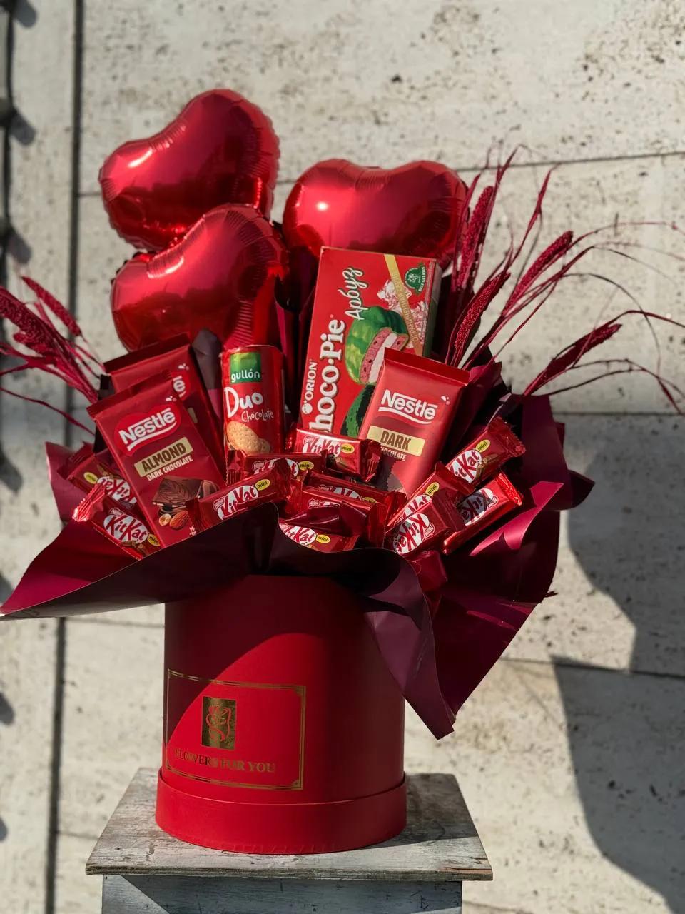 Red "sweet box" | ծաղիկներ, ծաղկեպսակներ, բույսեր Երևան