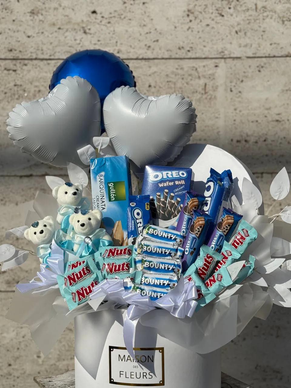 Sweet Surprise in a White Box | ծաղիկներ, ծաղկեպսակներ, բույսեր Երևան