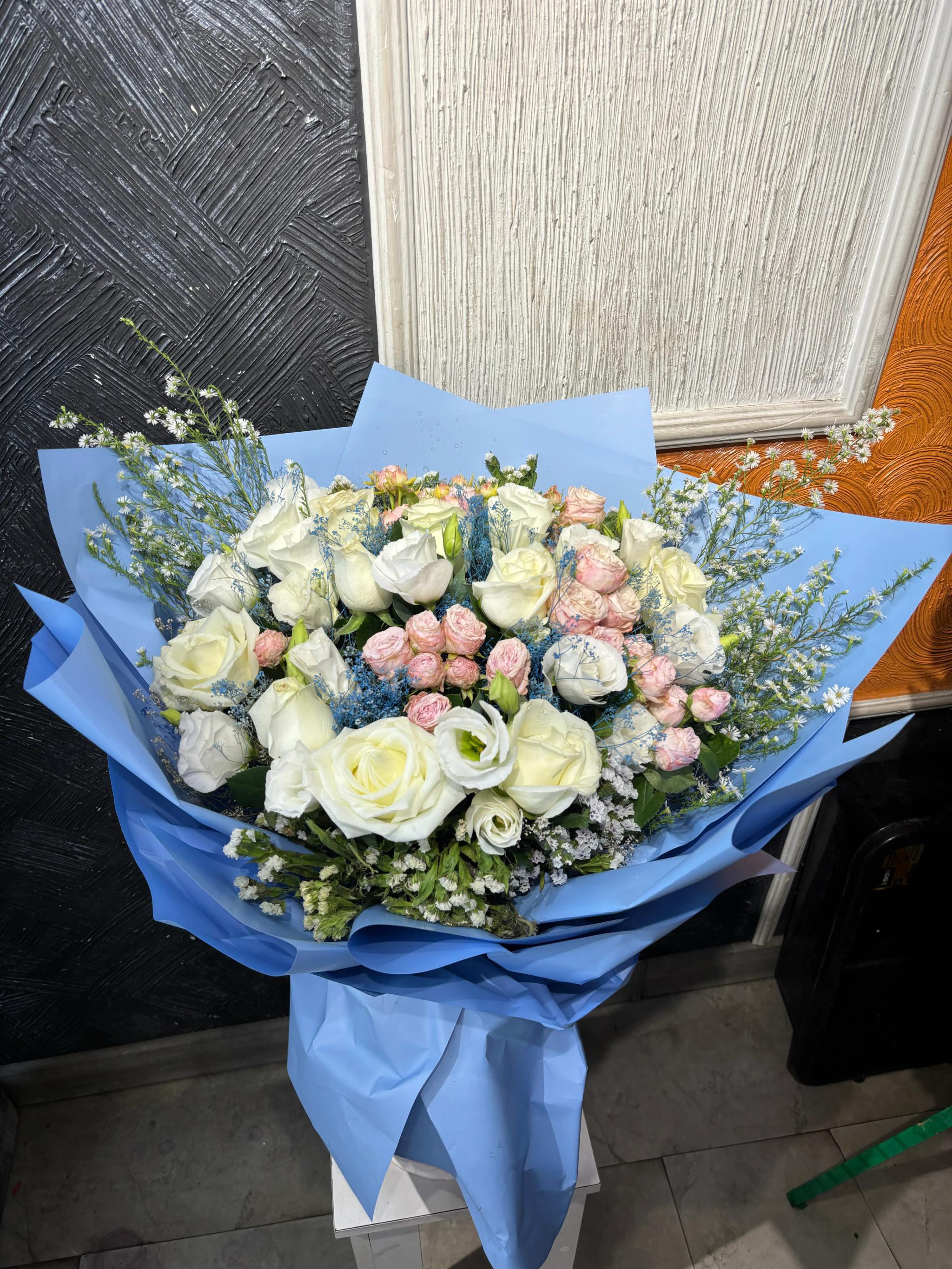 Շքեղ փունջ | ծաղիկներ, ծաղկեպսակներ, բույսեր Երևան Շքեղ փունջ | ծաղիկներ, ծաղկեպսակներ, բույսեր Երևան